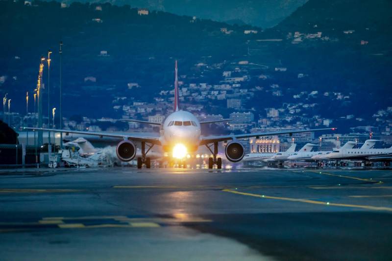 Réserver votre chauffeur VTC ou Taxi privé entre l'aéroport de Nice Côte d'azur et le département des Bouches du Rhône